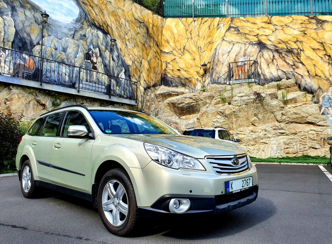 Subaru Outback, 3.6R, 191kw, Gold