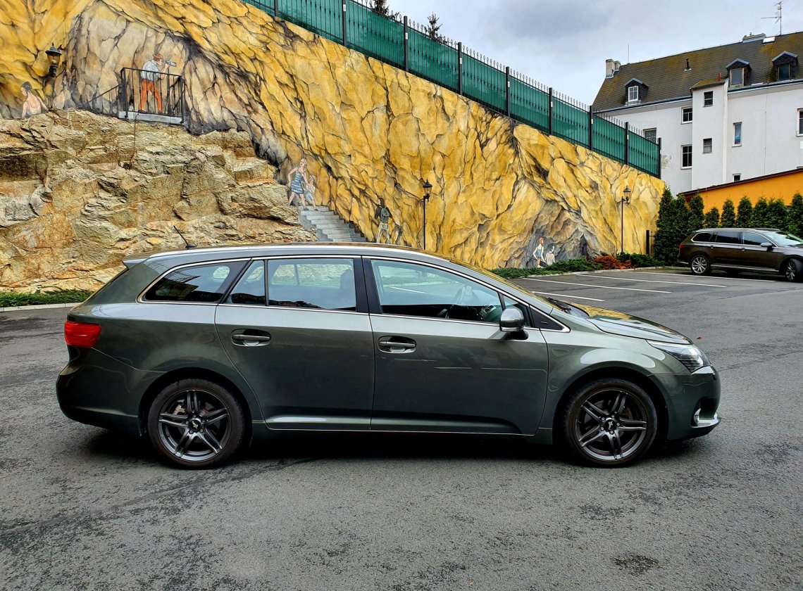 Toyota Avensis kombi, 1.8 benzín